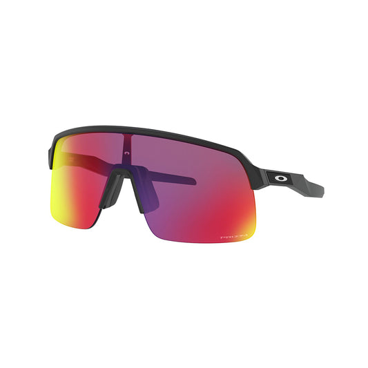 Gafas de Sol para Hombre Oakley 9463 - Inyectadas, Ranuradas de color negro, lente rojo y morado.